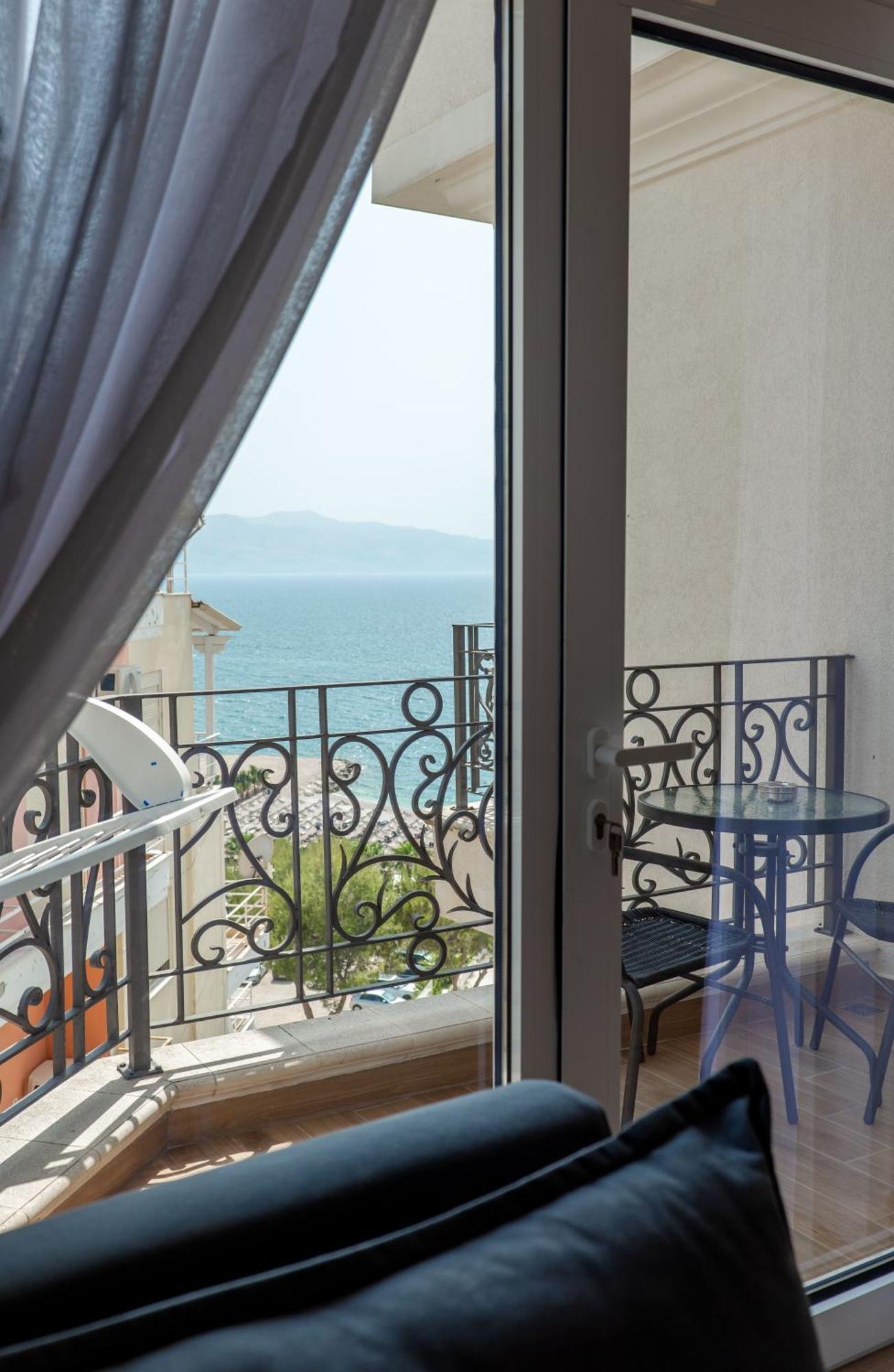 Ami Mar Hotel Саранда Екстер'єр фото